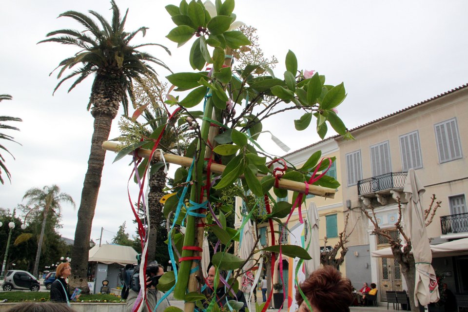 Σάββατο του Λαζάρου -Το έθιμο θέλει Λαζαράκια, κάλαντα και βάγια [εικόνες]  | iefimerida.gr 4