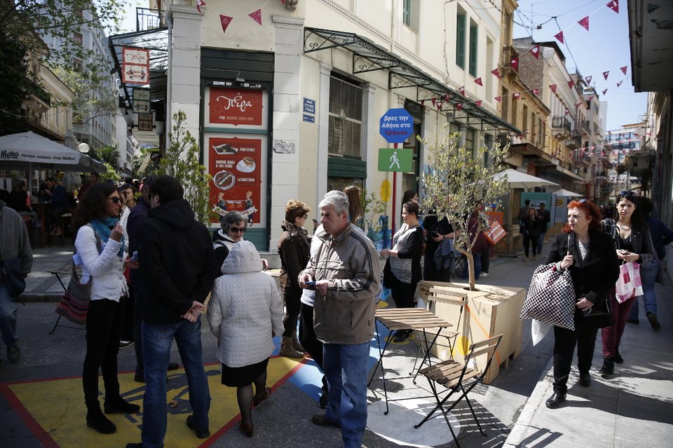 Ο νέος πεζόδρομος στο κέντρο της Αθήνας γεμάτος... χρώματα [εικόνες] | iefimerida.gr 7
