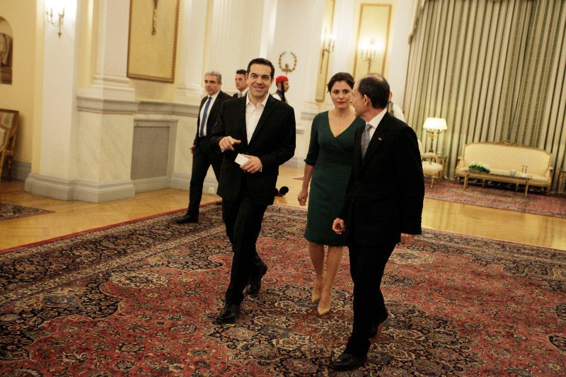 Με κρουαζέ φόρεμα και nude γόβες η Περιστέρα στο Προεδρικό Μέγαρο -Στο δείπνο για τον Γερμανό Πρόεδρο [εικόνες] | iefimerida.gr 3