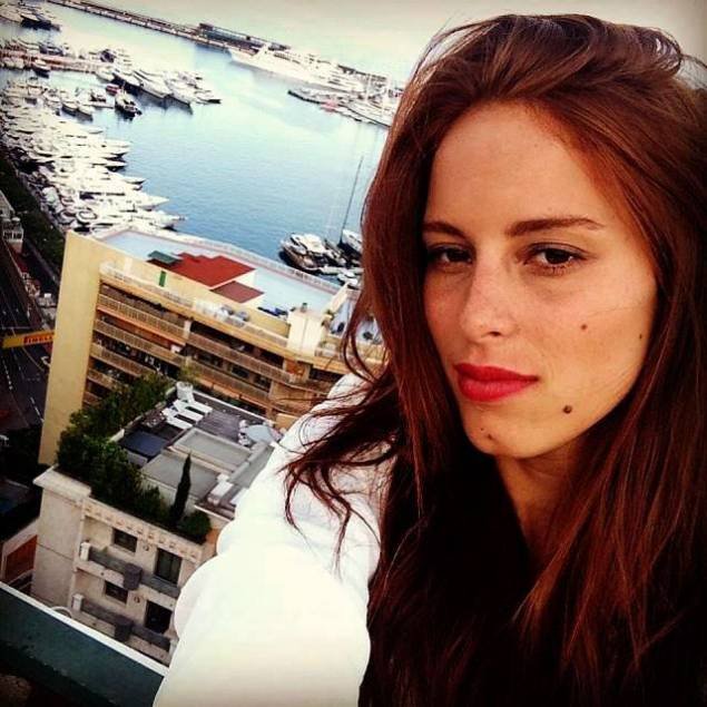 Δεύτερη φορά γαμπρός ο Καρεμπέ -Παντρεύτηκε στον Πειραιά, 25χρονη καλλονή [εικόνες] | iefimerida.gr 4