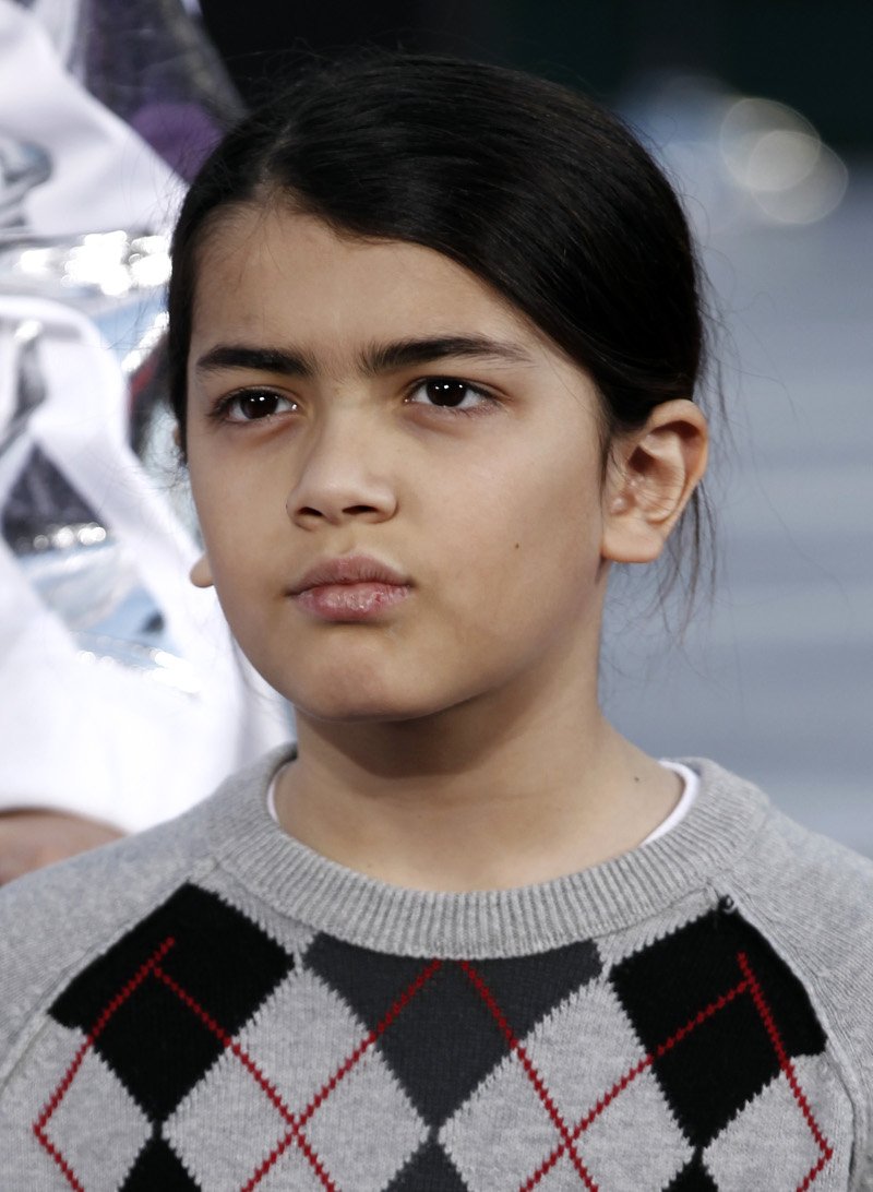 Ολομόναχος ζει ο μικρός γιος του Μάικλ Τζάκσον -Δεν τον προσέχει κανείς [εικόνες] | iefimerida.gr 1