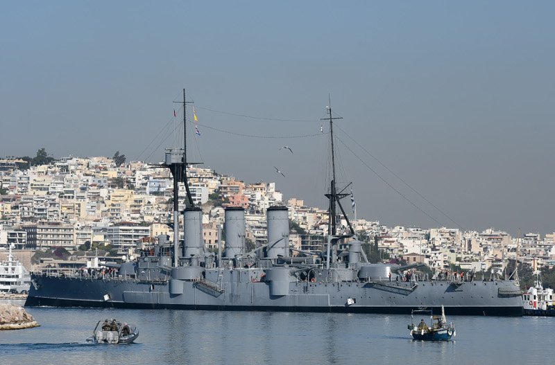 Απέπλευσε μετά από 14 χρόνια το θωρηκτό «Αβέρωφ» -Πάει για επισκευές και συντήρηση [εικόνες &amp; βίντεο] | iefimerida.gr 4