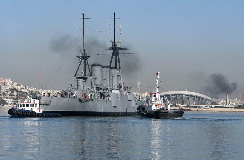 Απέπλευσε μετά από 14 χρόνια το θωρηκτό «Αβέρωφ» -Πάει για επισκευές και συντήρηση [εικόνες &amp; βίντεο] | iefimerida.gr 3