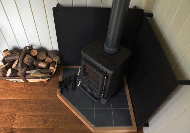 Η πολυτελής καλύβα του Ντέιβιντ Κάμερον -Ξόδεψε 25.000 λίρες για να την αγοράσει [εικόνες] | iefimerida.gr 2