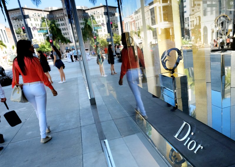 Μεγάλο ντιλ στον χώρο της μόδας: Η LVMH εξαγοράζει την Christian Dior έναντι 6 δισ. ευρώ | iefimerida.gr 0