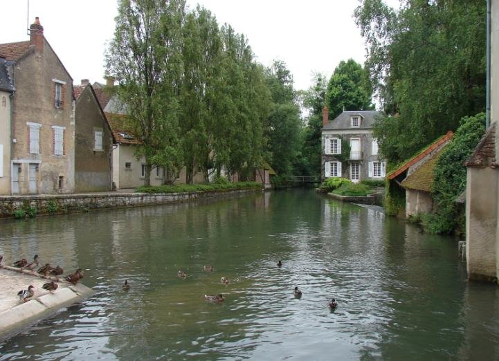 Dosny, το μεσαιωνικό χωριό που ψηφίζει πάντα πρώτο τον νικητή στη Γαλλία [εικόνες] | iefimerida.gr 3