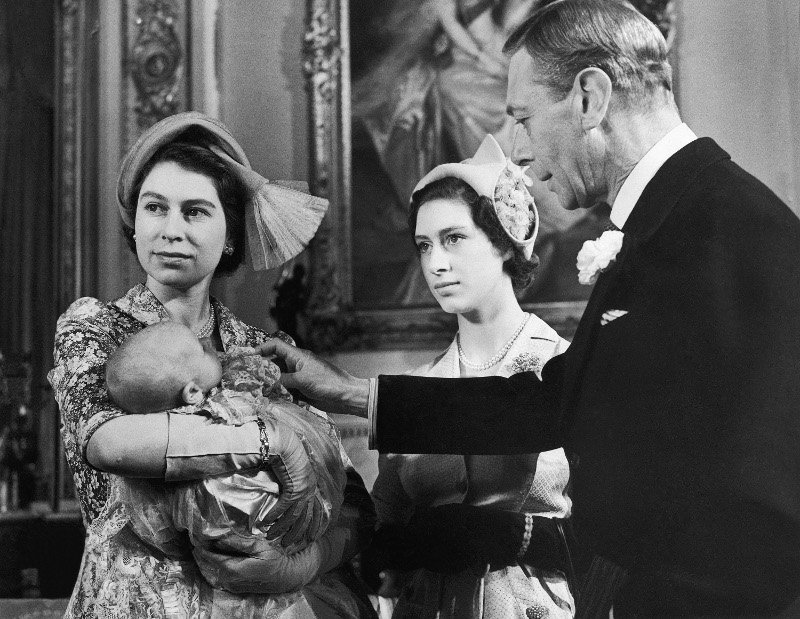 Η ζωή της 91χρονης βασίλισσας Ελισάβετ της Μ.Βρετανίας μέσα από 50 σπάνιες φωτογραφίες [εικόνες] | iefimerida.gr 18