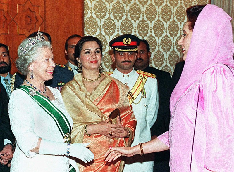 Η ζωή της 91χρονης βασίλισσας Ελισάβετ της Μ.Βρετανίας μέσα από 50 σπάνιες φωτογραφίες [εικόνες] | iefimerida.gr 36