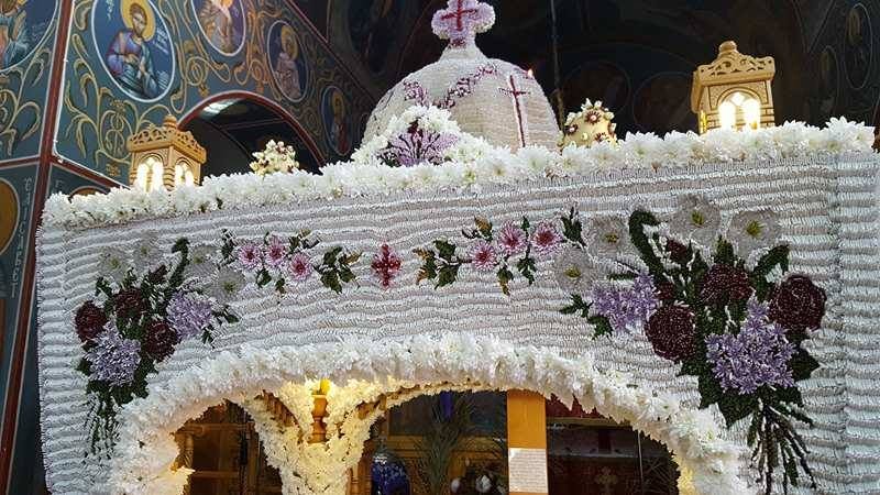 Στο Βόλο ο πιο εντυπωσιακός επιτάφιος -Εγινε με 60 κιλά χάντρες [εικόνες] | iefimerida.gr 1