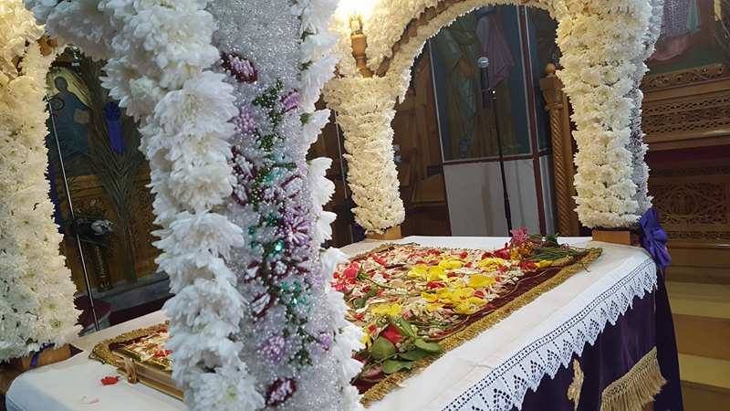 Στο Βόλο ο πιο εντυπωσιακός επιτάφιος -Εγινε με 60 κιλά χάντρες [εικόνες] | iefimerida.gr 2