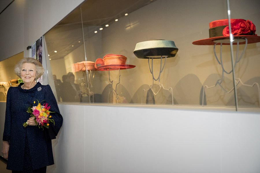 Βεατρίκη της Ολλανδίας -Η βασίλισσα με τα εκατοντάδες καπέλα [εικόνες] | iefimerida.gr 7