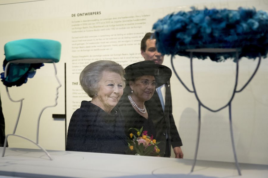 Βεατρίκη της Ολλανδίας -Η βασίλισσα με τα εκατοντάδες καπέλα [εικόνες] | iefimerida.gr 1