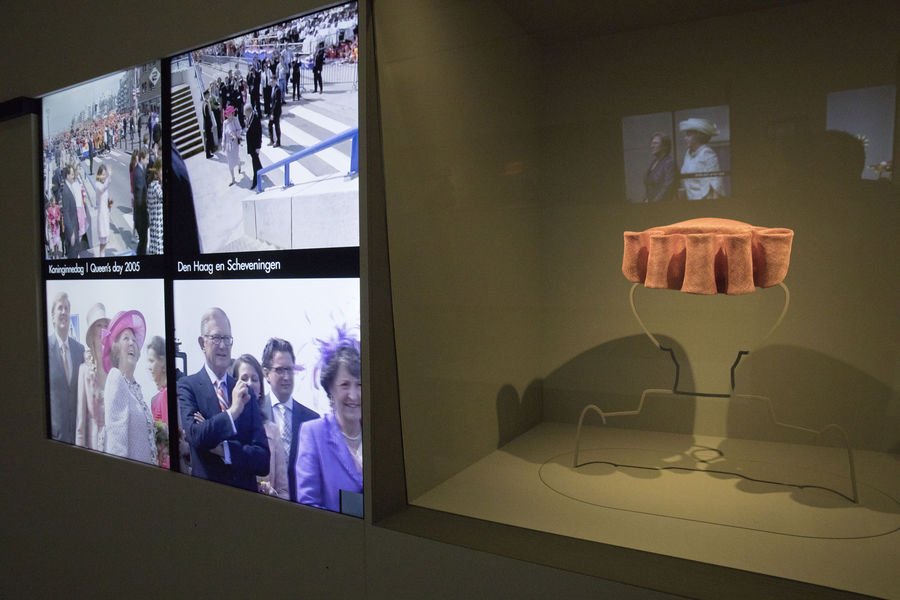 Βεατρίκη της Ολλανδίας -Η βασίλισσα με τα εκατοντάδες καπέλα [εικόνες] | iefimerida.gr 4