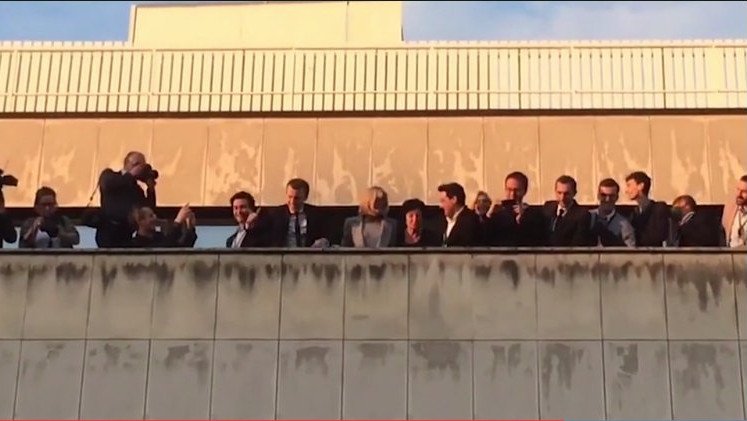 Αυτή είναι η μητέρα του Μακρόν -Εμφανίστηκε μετά από χρόνια [εικόνες] | iefimerida.gr 1