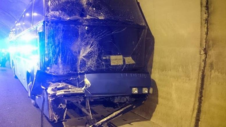 Φωτογραφίες-σοκ από την καραμπόλα στη σήραγγα της Εγνατίας, στην οποία ενεπλάκη και λεωφορείο με μαθητές [εικόνες] | iefimerida.gr 0