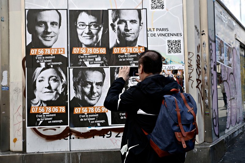 Το Παρίσι σε ρυθμούς εκλογών: Από πόλη του Φωτός έγινε πόλη της... αφίσας [εικόνες]  | iefimerida.gr 10