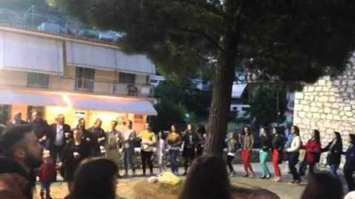 Πάσχα στην Πελοπόννησο: Επιτάφιος με ψαροκάικα, σαϊτοπόλεμος, αερόστατα και ο χορός των Γεμ | iefimerida.gr 2