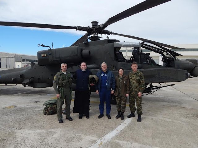 Ποιος είναι ο παπάς που είπε «ακροαριστερό» τον Τσίπρα: Συνταγματάρχης, ανεβαίνει σε τανκς, πετά με Απάτσι [εικόνες] | iefimerida.gr 3