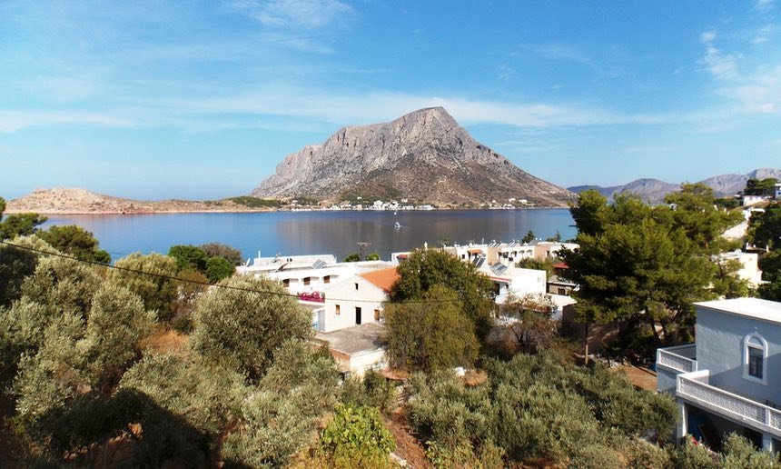 Ο Guardian αποθεώνει Λέρο, Κάλυμνο και Λειψούς: Μπλε, σαν photoshop [εικόνες] | iefimerida.gr 1