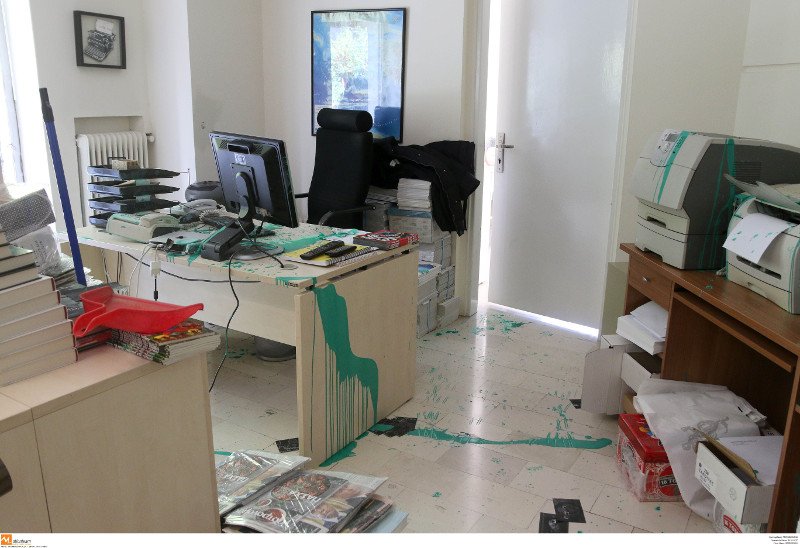 Θεσσαλονίκη: Αγνωστοι εισέβαλαν στα γραφεία της εφημερίδας «Καθημερινή» [εικόνες] | iefimerida.gr 2