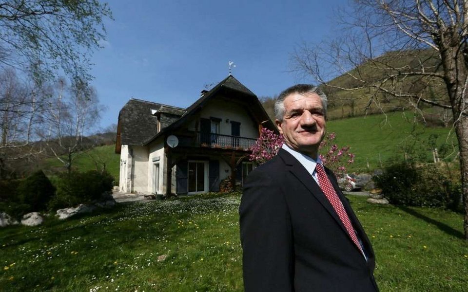 Ενας βοσκός υποψήφιος πρόεδρος της Γαλλίας -Μια ασυνήθιστη περίπτωση [εικόνες] | iefimerida.gr 0