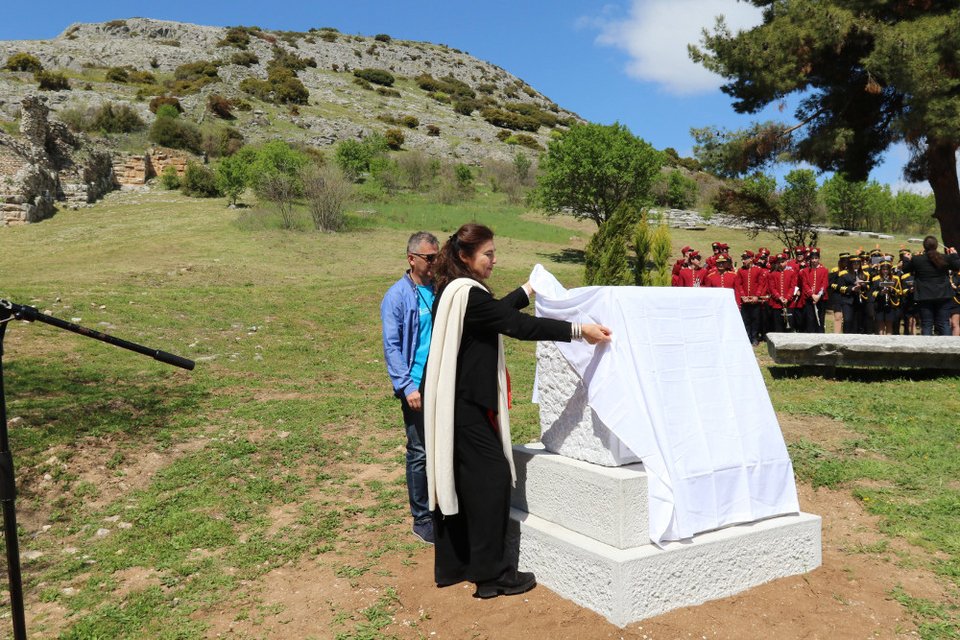 Γκάφα με ορθογραφικό λάθος στις πινακίδες της UNESCO στον αρχαιολογικό χώρο των Φιλίππων [εικόνες]  | iefimerida.gr 0