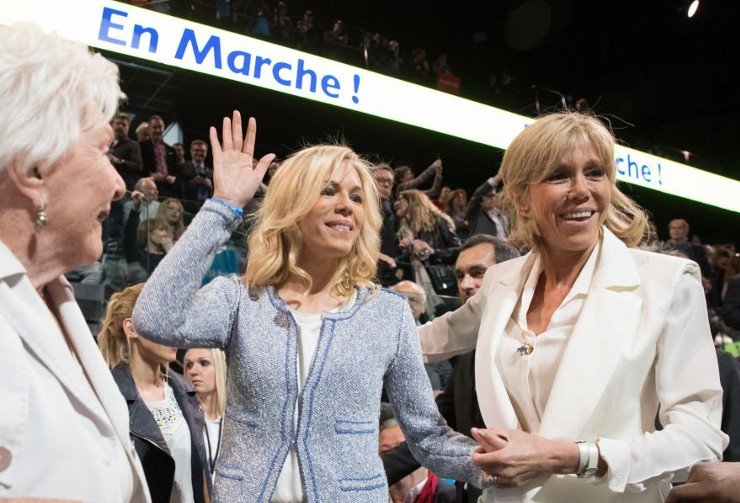 Ο Μακρόν έχει και παιδιά και εγγόνια -Ξανθιές, με τύπο, οι κόρες της Μπριζίτ, συνομήλικες με τον υποψήφιο πρόεδρο [εικόνες] | iefimerida.gr 3