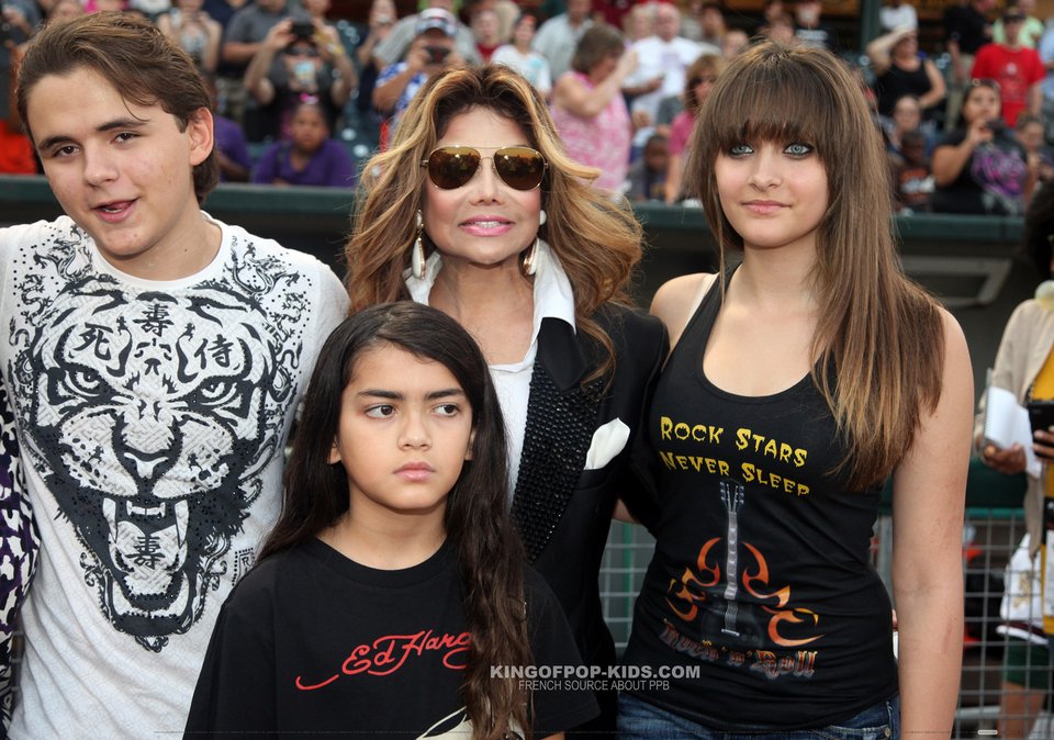 Η Νταϊάνα Ρος θέλει να υιοθετήσει τον εγκαταλειμμένο γιο του Μάικλ Τζάκσον [εικόνες] | iefimerida.gr 12