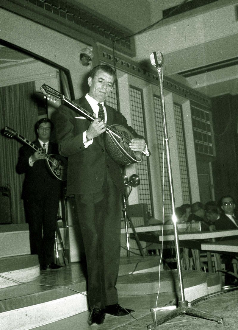 Η νύχτα που ο Γρηγόρης Μπιθικώτσης έγινε τραγουδιστής -Με το «Γεννήθηκες για την καταστροφή» [εικόνες & βίντεο] | iefimerida.gr 0