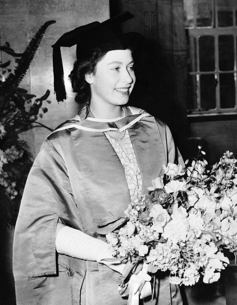Η ζωή της 91χρονης βασίλισσας Ελισάβετ της Μ.Βρετανίας μέσα από 50 σπάνιες φωτογραφίες [εικόνες] | iefimerida.gr 12