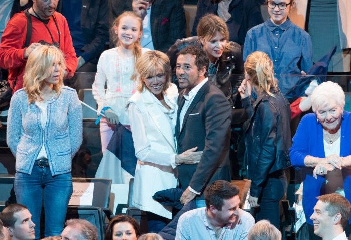 Ο Μακρόν έχει και παιδιά και εγγόνια -Ξανθιές, με τύπο, οι κόρες της Μπριζίτ, συνομήλικες με τον υποψήφιο πρόεδρο [εικόνες] | iefimerida.gr 2