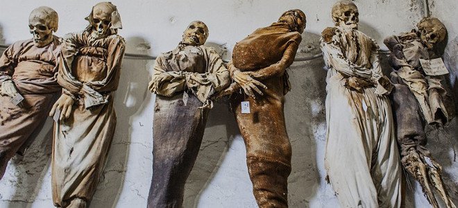 Κάνουν βόλτα ανάμεσα σε 2.000 μούμιες -Το ανατριχιαστικό αξιοθέατο στο Παλέρμο της Σικελίας [εικόνες] | iefimerida.gr 1