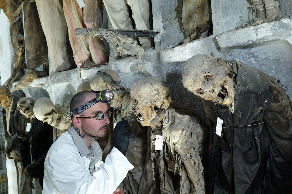 Κάνουν βόλτα ανάμεσα σε 2.000 μούμιες -Το ανατριχιαστικό αξιοθέατο στο Παλέρμο της Σικελίας [εικόνες] | iefimerida.gr 2