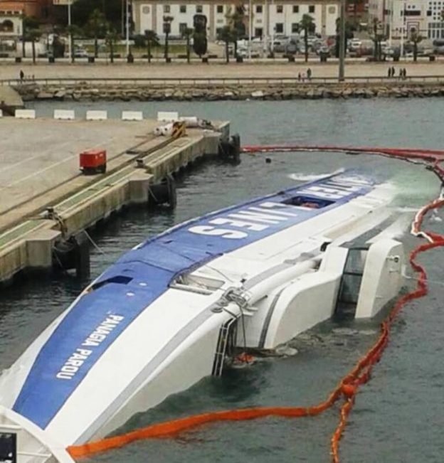 Βούλιαξε το πλοίο «Παναγία Πάρου» σε λιμάνι της Ισπανίας -Ηταν παροπλισμένο [εικόνες & βίντεο] | iefimerida.gr 0