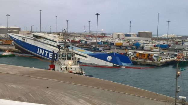 Βούλιαξε το πλοίο «Παναγία Πάρου» σε λιμάνι της Ισπανίας -Ηταν παροπλισμένο [εικόνες & βίντεο] | iefimerida.gr 1