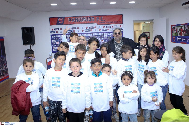 Το συγκλονιστικό πανό στη Νέα Σμύρνη: «Πανιώνιος σημαίνει προσφυγιά» [εικόνες] | iefimerida.gr 0