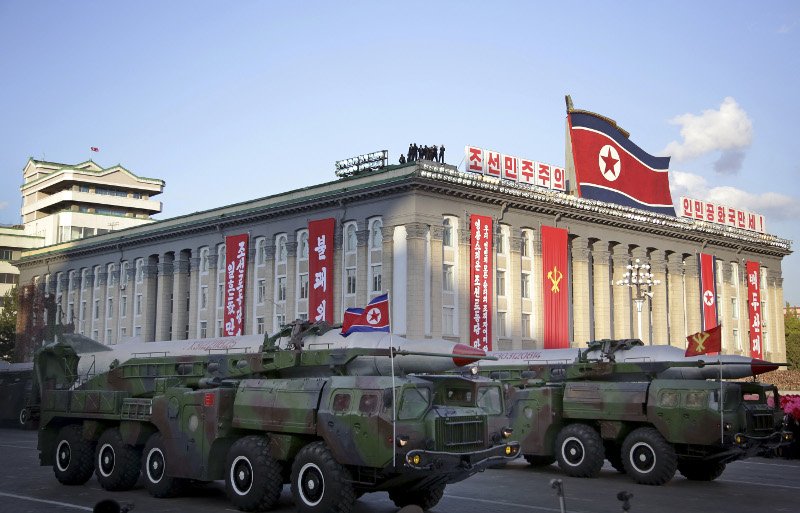 O Κιμ Γιονγκ Ουν προειδοποιεί και κάνει επίδειξη δύναμης: «Ανά πάσα στιγμή μπορεί να ξεσπάσει θερμοπυρηνικός πόλεμος» [εικόνες & βίντεο] | iefimerida.gr 11