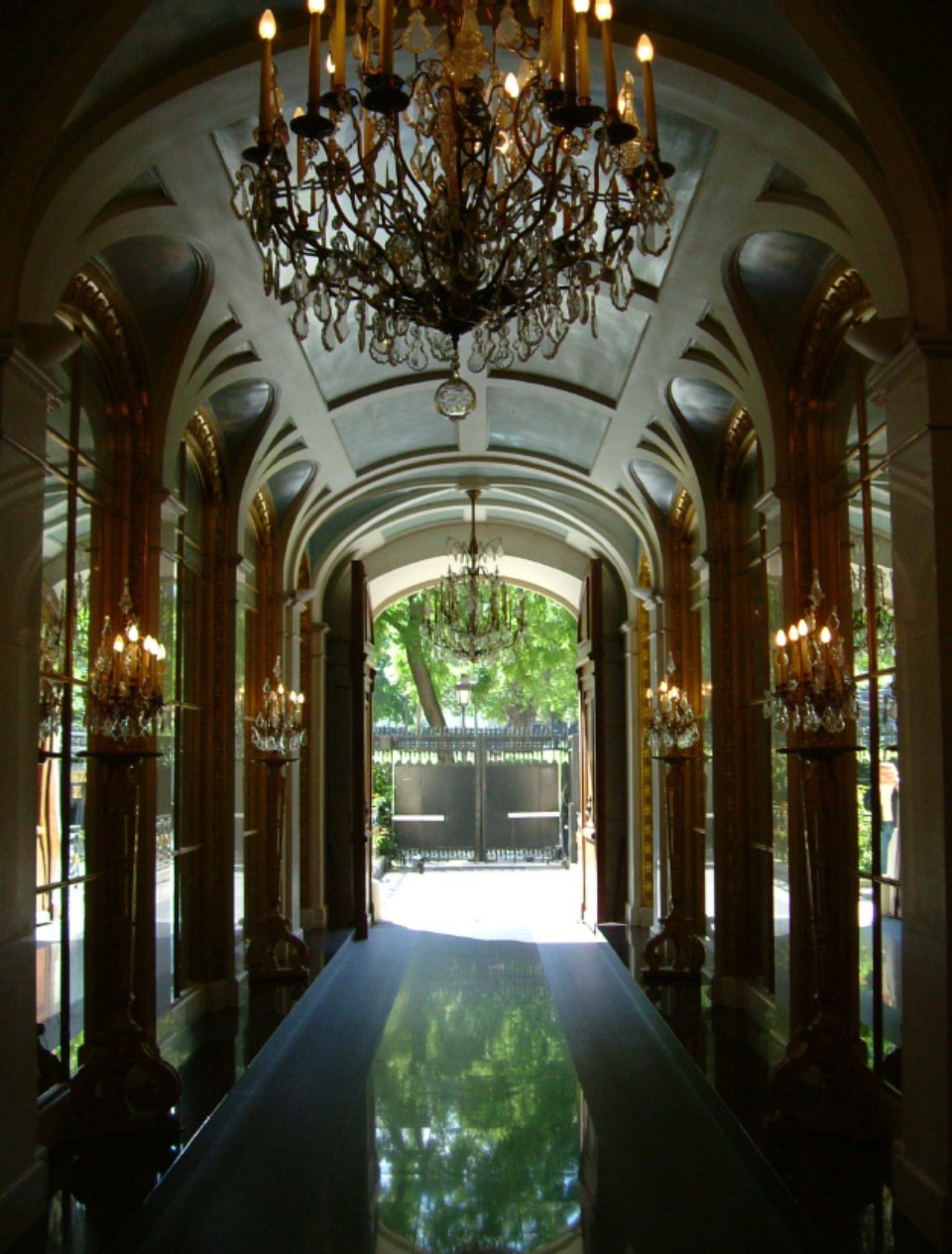 Η απίστευτη περιουσία της οικογένειας Ασαντ στην Ευρώπη -Εχουν δισ., ενώ η Συρία καίγεται [εικόνες] | iefimerida.gr 8