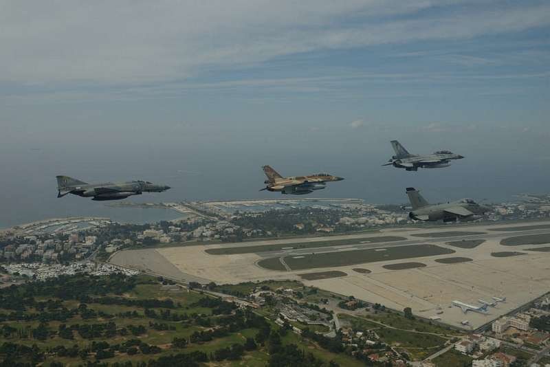 Εντυπωσιακές φωτογραφίες της Αθήνας που τράβηξαν οι πιλότοι των μαχητικών [εικόνες]  | iefimerida.gr 8