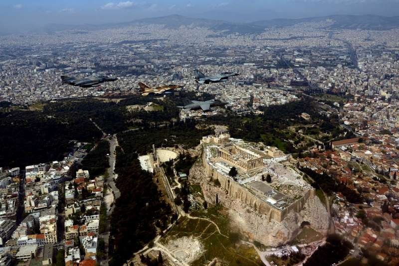 Εντυπωσιακές φωτογραφίες της Αθήνας που τράβηξαν οι πιλότοι των μαχητικών [εικόνες]  | iefimerida.gr 9