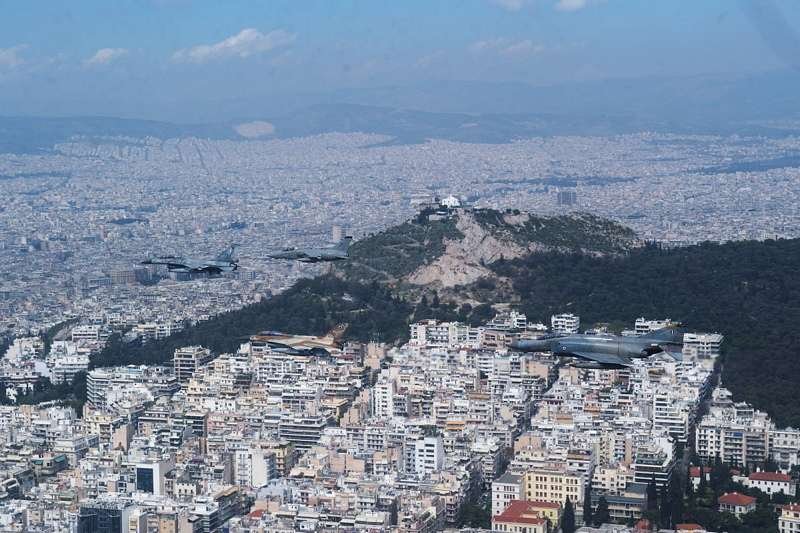 Εντυπωσιακές φωτογραφίες της Αθήνας που τράβηξαν οι πιλότοι των μαχητικών [εικόνες]  | iefimerida.gr 1