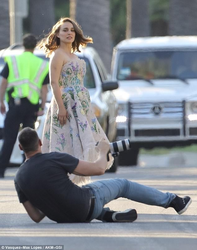 Η Νάταλι Πόρτμαν δύο μήνες μετά τη γέννα βρήκε ξανά τη γραμμή της [εικόνες] | iefimerida.gr 1