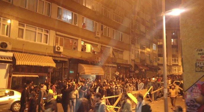 Διαμαρτυρία με κατσαρόλες στην Κωνσταντινούπολη ενάντια στη νίκη Ερντογάν [βίντεο] | iefimerida.gr 1