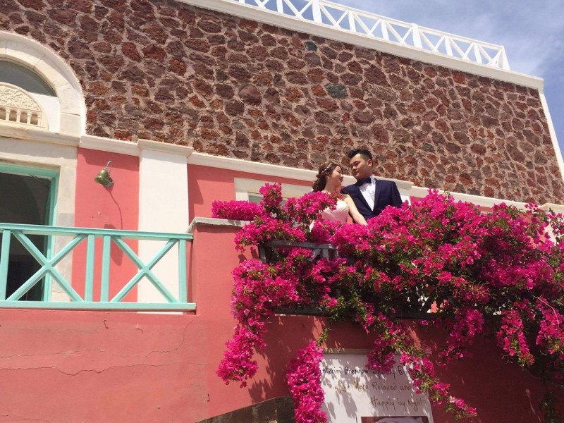 Οι ερωτευμένοι Κινέζοι «ψηφίζουν» Σαντορίνη -Νεόνυμφοι ταξιδεύουν στο νησί για το άλμπουμ του γάμου τους [εικόνες] | iefimerida.gr 0