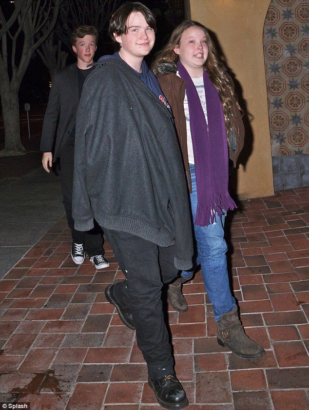 Το βαρύ μυστικό του Γουόρεν Μπίτι  -Η τρανσέξουαλ κόρη του [εικόνες] | iefimerida.gr 5