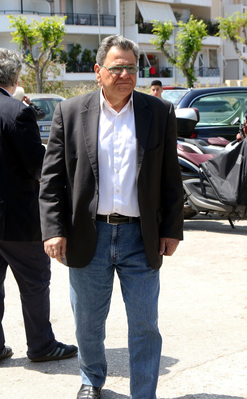 Βαθιά θλίψη στο τελευταίο αντίο στον Στάθη Ψάλτη [εικόνες] | iefimerida.gr 6