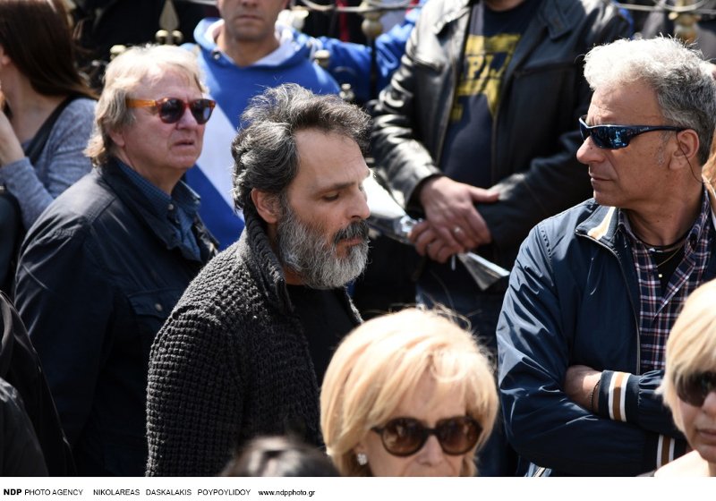 Βαθιά θλίψη στο τελευταίο αντίο στον Στάθη Ψάλτη [εικόνες] | iefimerida.gr 11