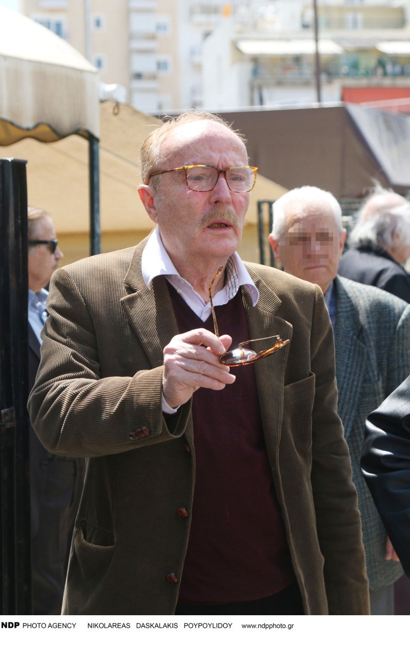 Βαθιά θλίψη στο τελευταίο αντίο στον Στάθη Ψάλτη [εικόνες] | iefimerida.gr 13