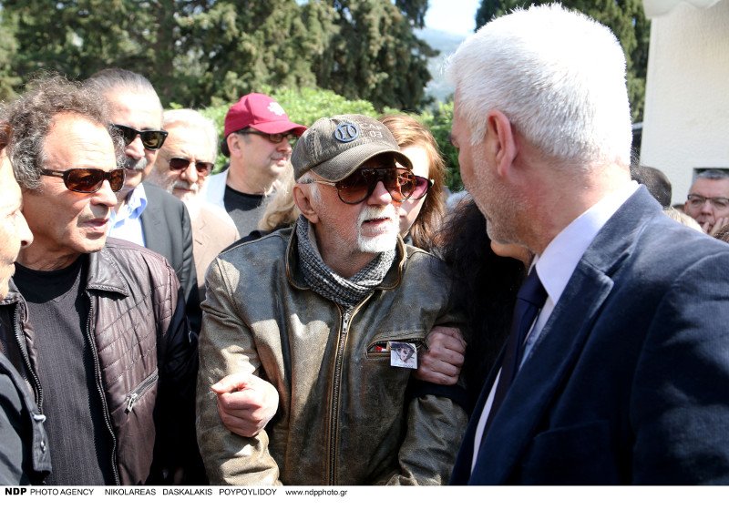 Βαθιά θλίψη στο τελευταίο αντίο στον Στάθη Ψάλτη [εικόνες] | iefimerida.gr 15