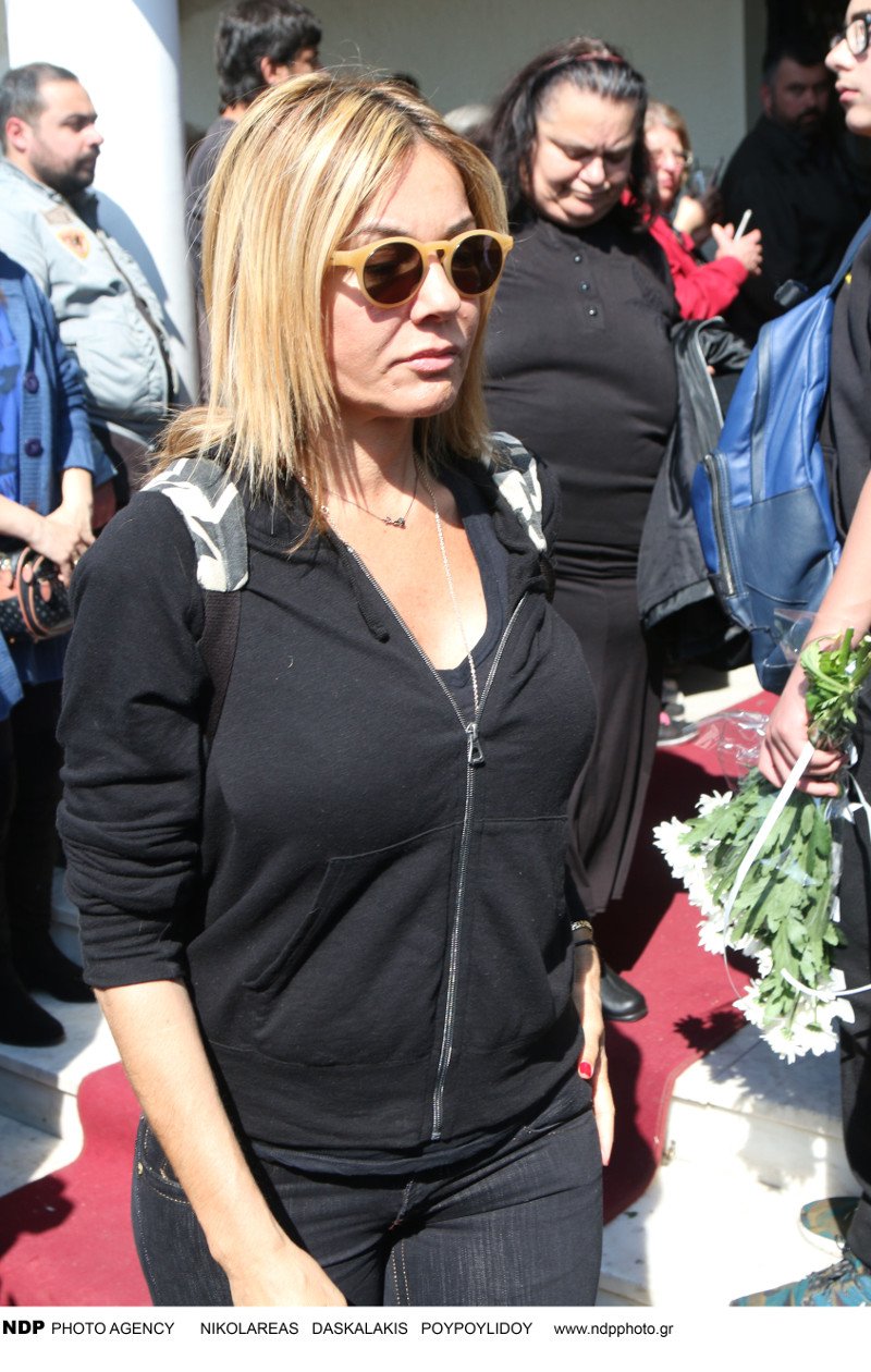 Βαθιά θλίψη στο τελευταίο αντίο στον Στάθη Ψάλτη [εικόνες] | iefimerida.gr 17